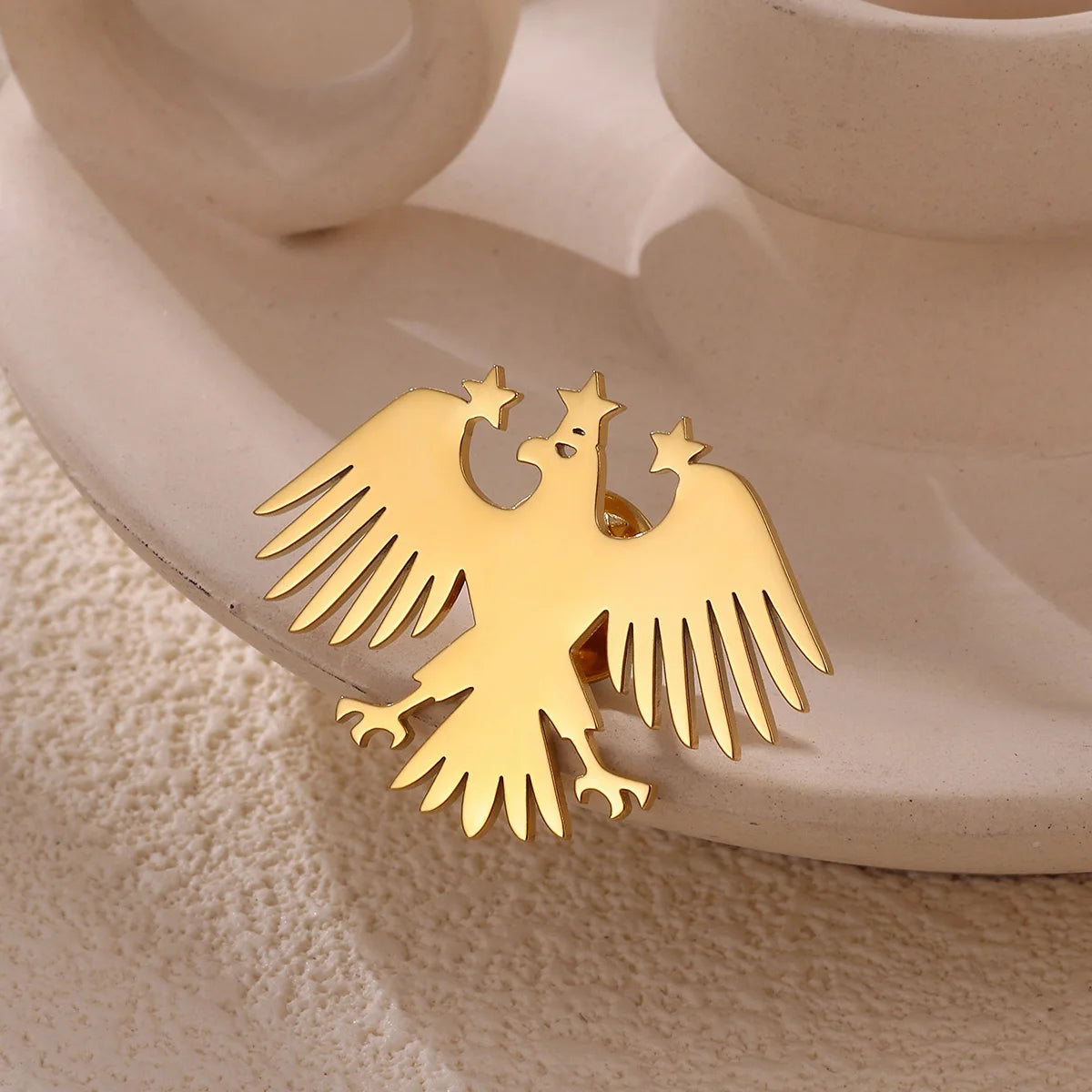 Elegante Adler-Brosche in Gold
